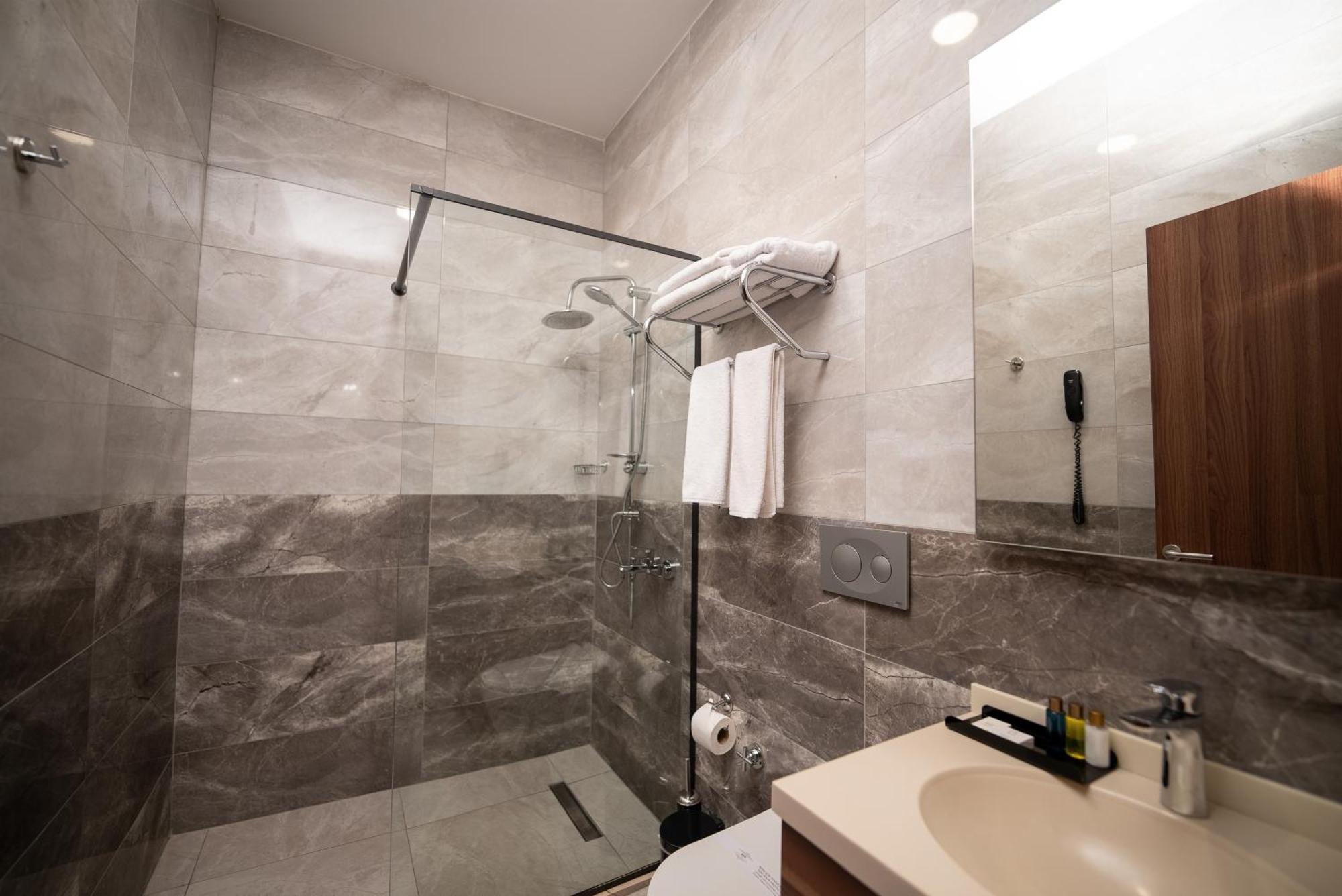 Mari Suites Hotel Стамбул Экстерьер фото